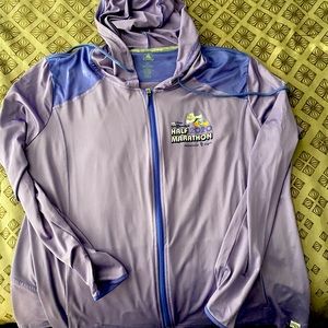 Disney Parks WDW 2020 Half Marathon sweatshirt.